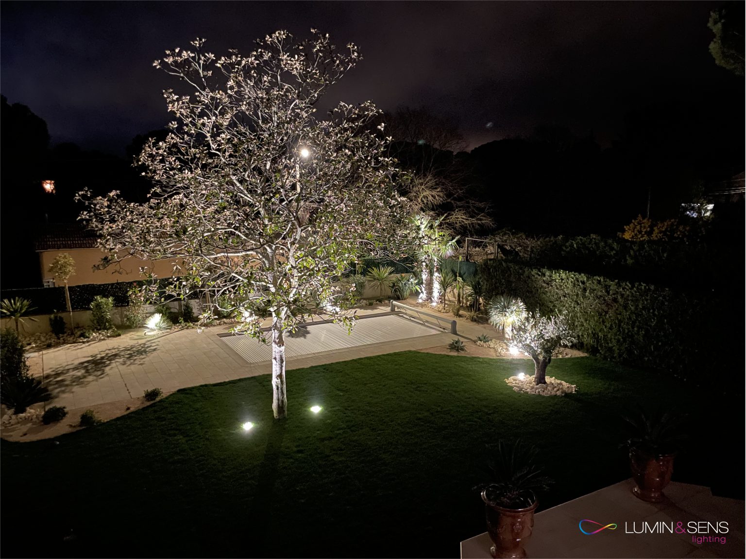 Installation luminaire extérieur paysagiste marseille et Lumin sens